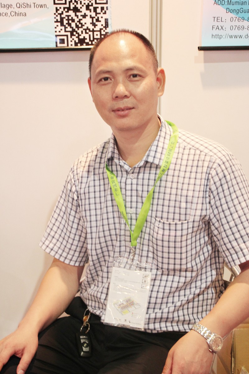 東莞市功業(yè)塑膠包裝制品有限公司(以下簡稱“功業(yè)包裝”)總經(jīng)理劉朝暉IMG_7710