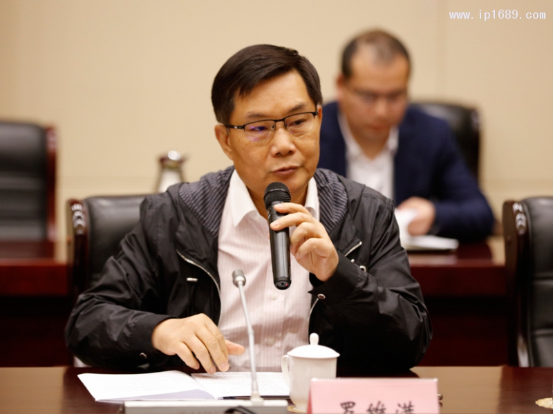 中國塑協(xié)BOPP專委會理事長、廣東德冠薄膜新材料股份有限公司董事長兼總裁羅維滿