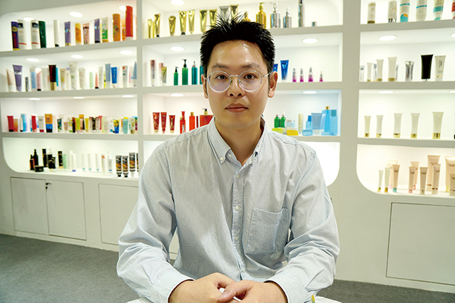 廣州樺欣塑膠制品有限公司 銷售總監(jiān)陳文漢 (2)